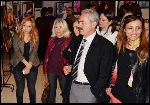 En renkli sergi