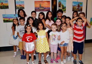 Geleceğin ressamları sergi açtı