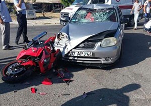 Serik'te 2 polis kazada yaralandı