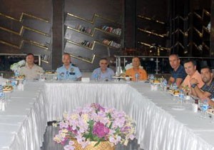 Kaymakam Boğazkent'te otelcilerle buluştu