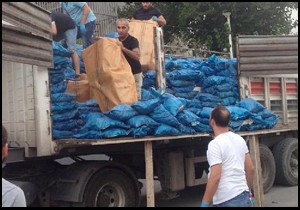 Mangal kömürü arasında 80 bin paket kaçak sigara