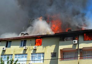 Antalya da 3 yıldızlı otelde yangın