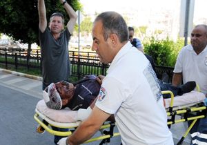 Antalya'da 2 ailenin meydan savaşı: 5 yaralı
