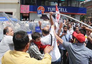 Sivas'ta ölenleri anma gününde olaylar