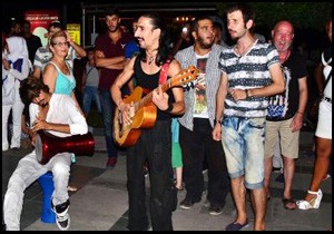 Sokak sanatçıları: dilenci değiliz