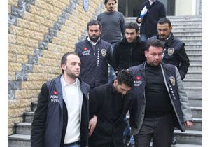 Otobüs çalıp benzinliğe girdiler
