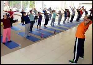 Muratpaşa'da 22 bölgede yetişkinlere spor