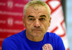 Rıza Çalımbay: Nasri'nin müthiş kariyeri var, ama önemli olan takım oyunu