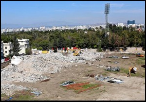 Atatürk Stadı'nın yıkımı sürüyor