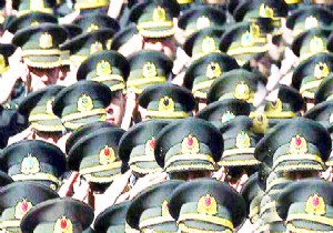 Subaylara 'Alevi' fişlemesi