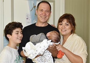 Sümer Ezgü 3'üncü kez baba oldu