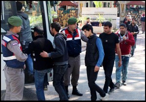 Suriyeli kaçaklar yol denetiminde jandarmaya yakalandı