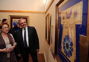 'Tılsımlı Gömlekler' sergisi açıldı
