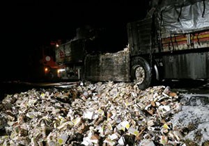 Akseki'de şeker yüklü TIR yandı