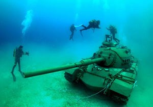 45 tontluk tank Güvercin Adası'na taşınarak yeniden batırıldı
