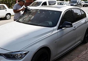 Oyuncak tabanca polisi alarma geçirdi