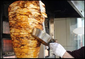 Şişte bekleyen tavuk döner öldürücü olabilir
