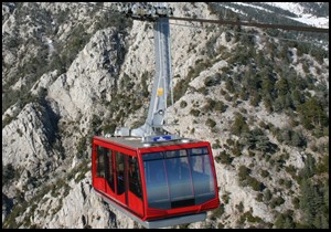 Teleferiğe heyet akını