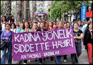 Kadınlardan kadın vekile tepki yürüyüşü