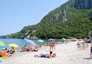 Turistlerden müzik yasağına tepki