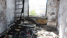 2 yaşındaki çocuk çakmakla oynarken evi yaktı