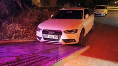 'Dur' ihtarına uymayan sürücü, otomobili bırakıp kaçtı