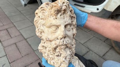 2 bin yıllık Zeus heykel başı ele geçirildi