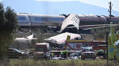 68 kişinin öldüğü tren kazası sonrası 3 günlük ulusal yas ilan edildi