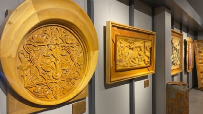 Ağaç parçaları, usta ellerde şekilleniyor