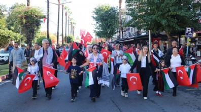Alanya'da 'Gazze İçin Sessiz Çığlık Yürüyüşü'