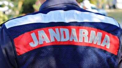 Antalya'da 2 firari hükümlüyü jandarma yakaladı