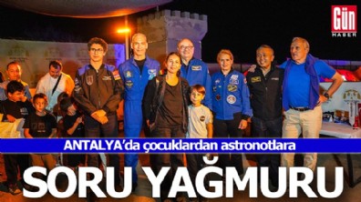 Antalya'da çocuklardan astronotlara soru yağmuru