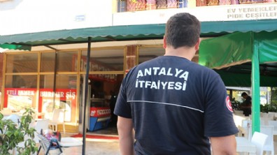 Antalya'da restoranın bacası yandı