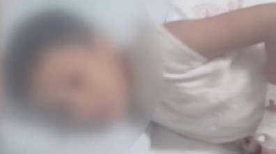 Arkadaşları tarafından kolonya dökülüp ateşe verilen çocuk yaralandı