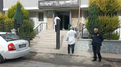 Aşçı yardımcısı odasında ölü bulundu