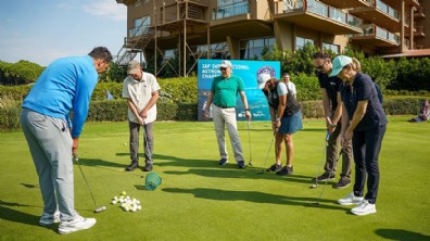 Astronotlar Belek'in tanıtımı için golf oynadı