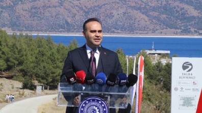 Bakan Kacır: Salda'yı daha geniş kesimlerle buluşturuyoruz