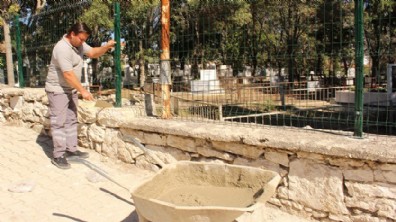 Elmalı Kızıltemeller Mezarlığı’nda güvenlik ve çevre düzenlemesi