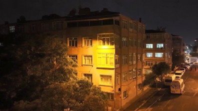 Kolonlarından ses gelen 5 katlı bina tahliye edildi