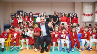 Kotan, Cumhuriyet Bayramı’nı çocuklarla kutladı
