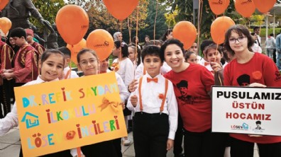 Lösemili arkadaşları için balon uçurdular