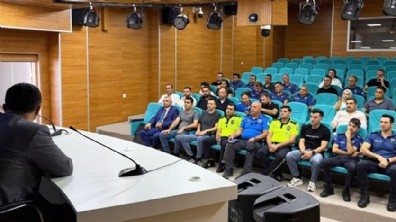 Okul kolluk görevlilerine ‘Güvenli Okullar’ bilgilendirmesi