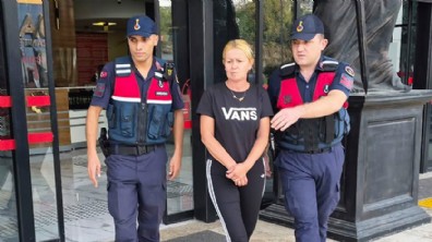 Otelin merdivenlerinden düşen turist öldü, eşi tutuklandı