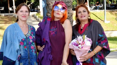 Sanatçı kadınlar manken oldu