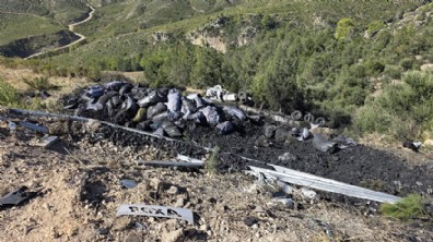 Uçurumdan yuvarlanan TIR'da 2 kişi yaralandı