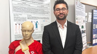 Üniversite öğrencilerden omurga sağlığı için akıllı korse
