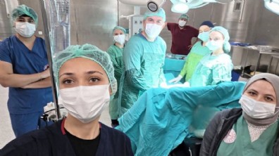 13 santimetrelik kitle 6 saatlik operasyonla çıkarıldı