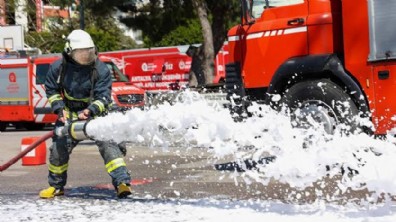 Antalya'da eğitim merkezinde korkutan yangın