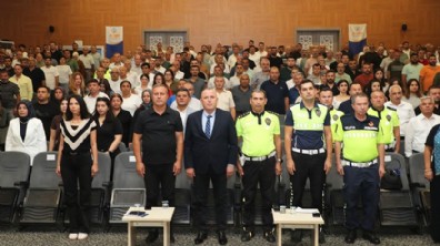 Antalya'da okul servis şoförleri ve rehber personele eğitim
