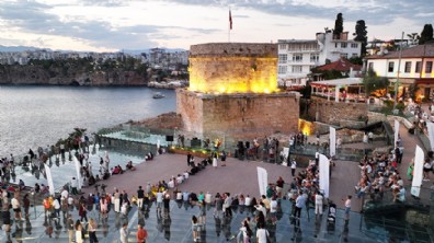 Hıdırlık Kulesi’nde Zefir Trio konseri